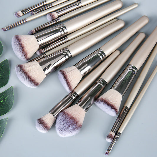 Wooden Handle Makeup Brush Set